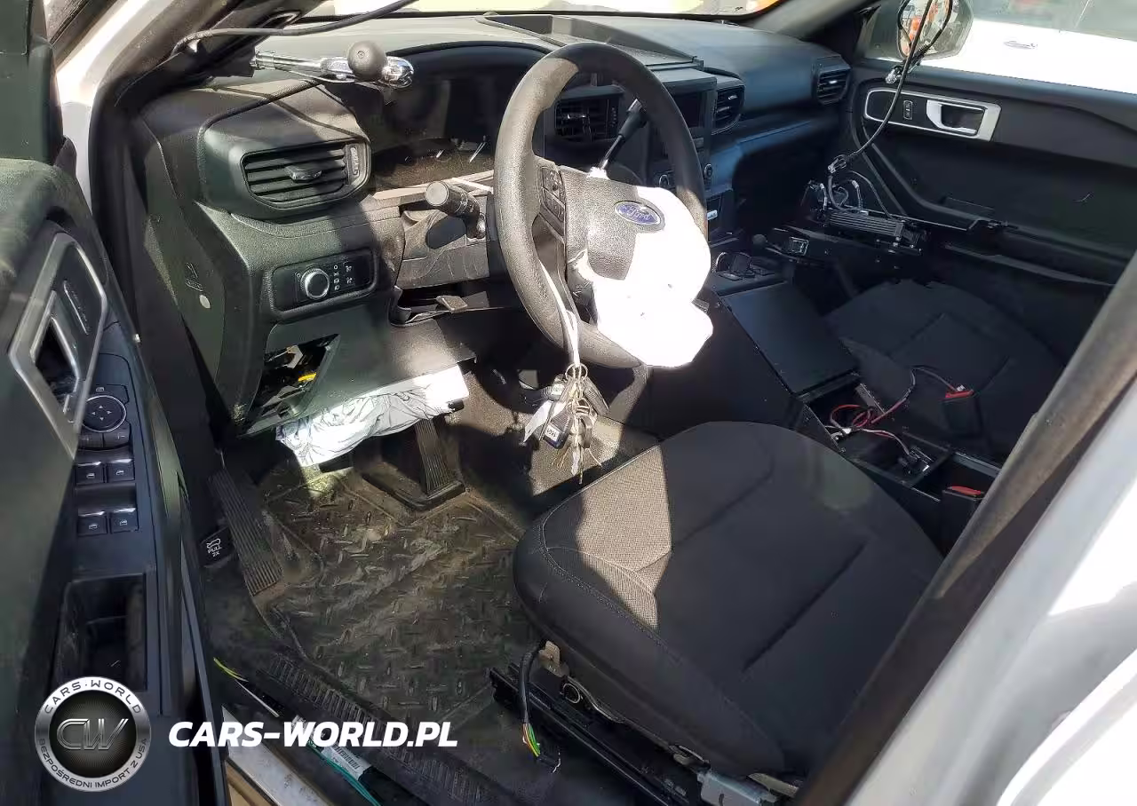 2023 Ford Explorer Police Interceptor VIN:1FM5K8AB4PGC18535 - 8