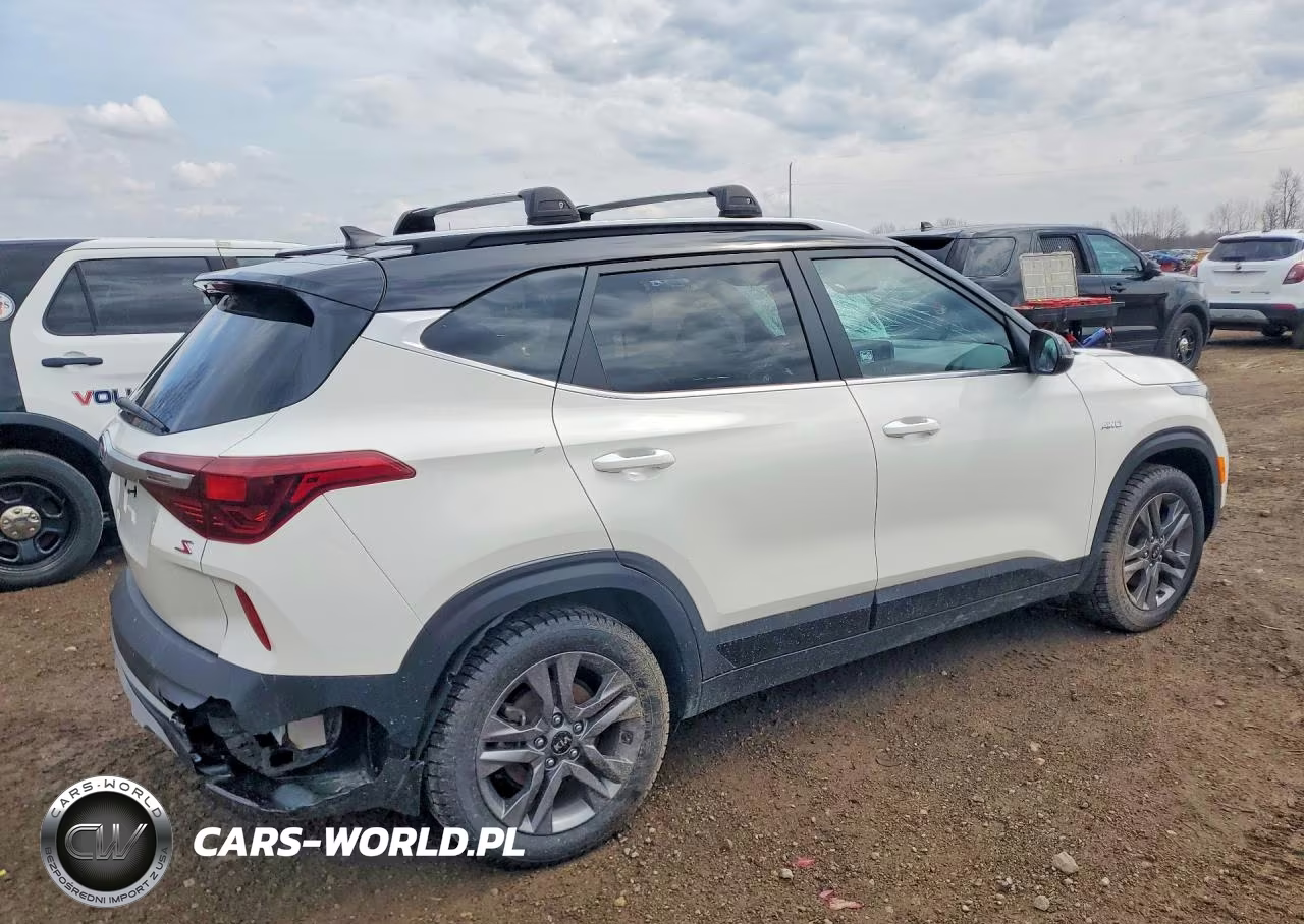 2021 Kia Seltos S VIN:KNDEUCAA8M7155752 - 3