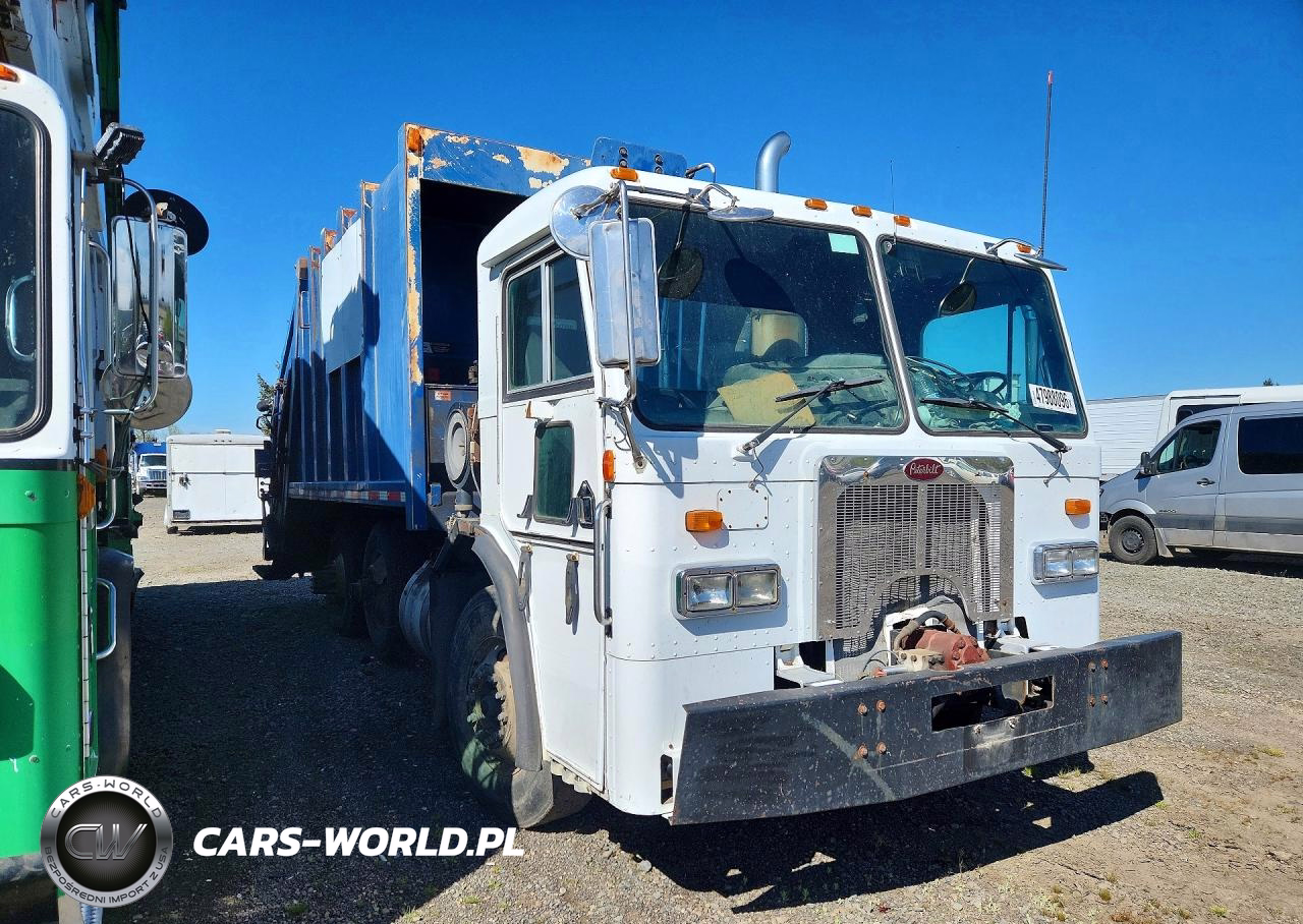 2001 Peterbilt 320 VIN:1NPZH07X71D713046 - 4