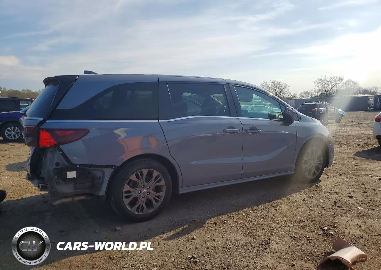 2025 Honda Odyssey Touring VIN:5FNRL6H8XSB037718 - 3