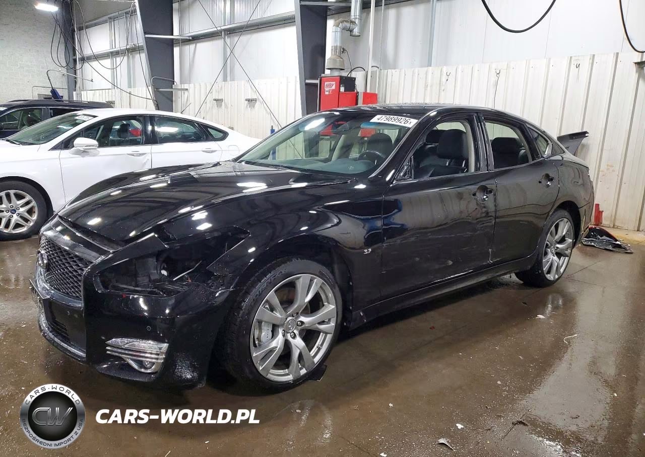 2016 Infiniti Q70 3.7