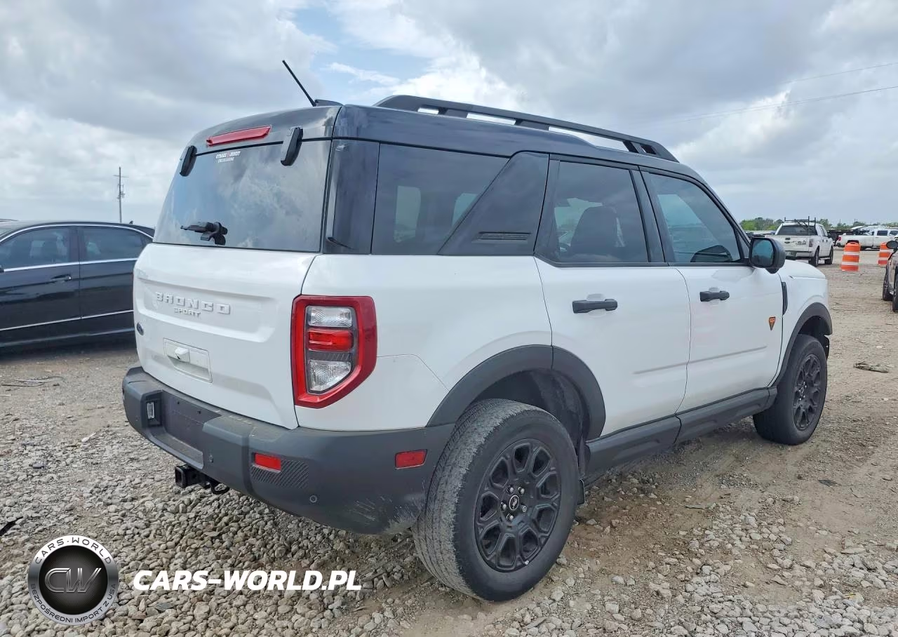 2025 Ford Bronco Sport Badlands VIN:3FMCR9DA2SRE72404 - 3
