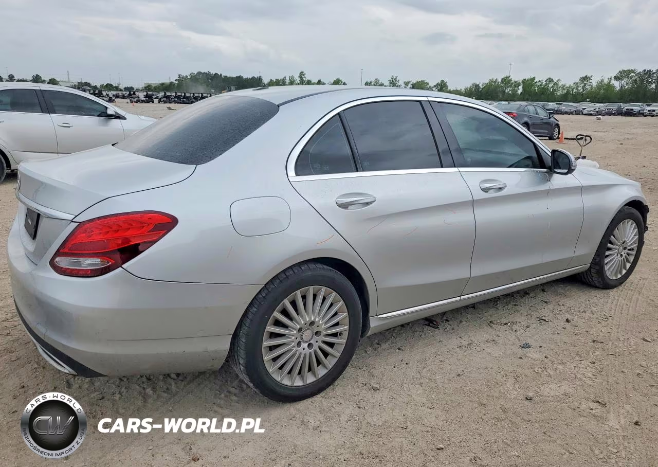 2016 Mercedes-Benz C 300 VIN:55SWF4JB3GU170279 - 3