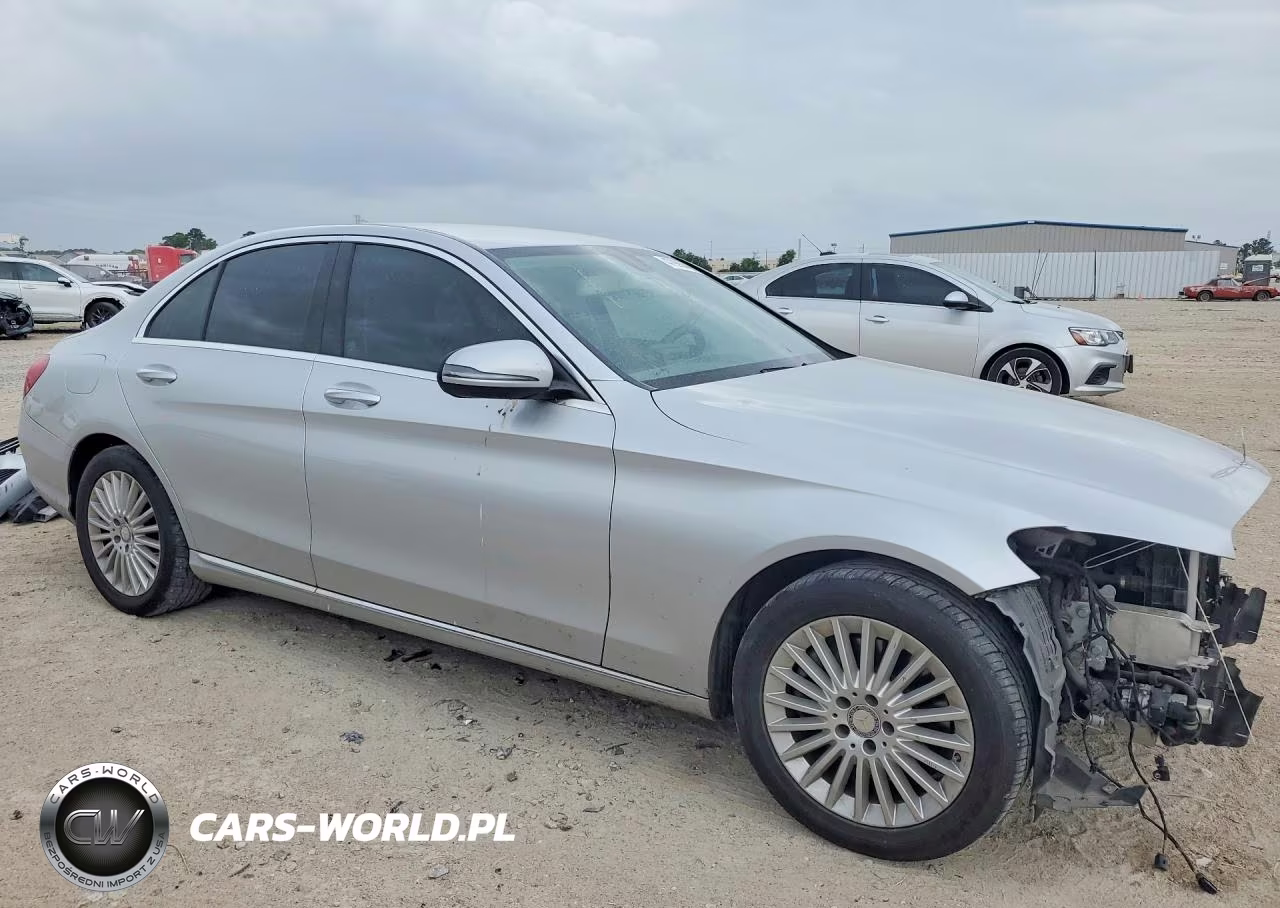 2016 Mercedes-Benz C 300 VIN:55SWF4JB3GU170279 - 4