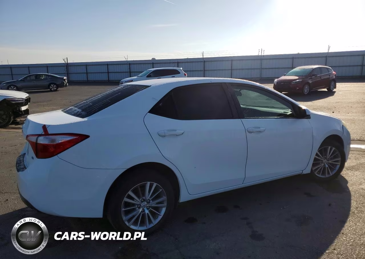 2015 Toyota Corolla Le Plus VIN:5YFBURHE3FP190974 - 3