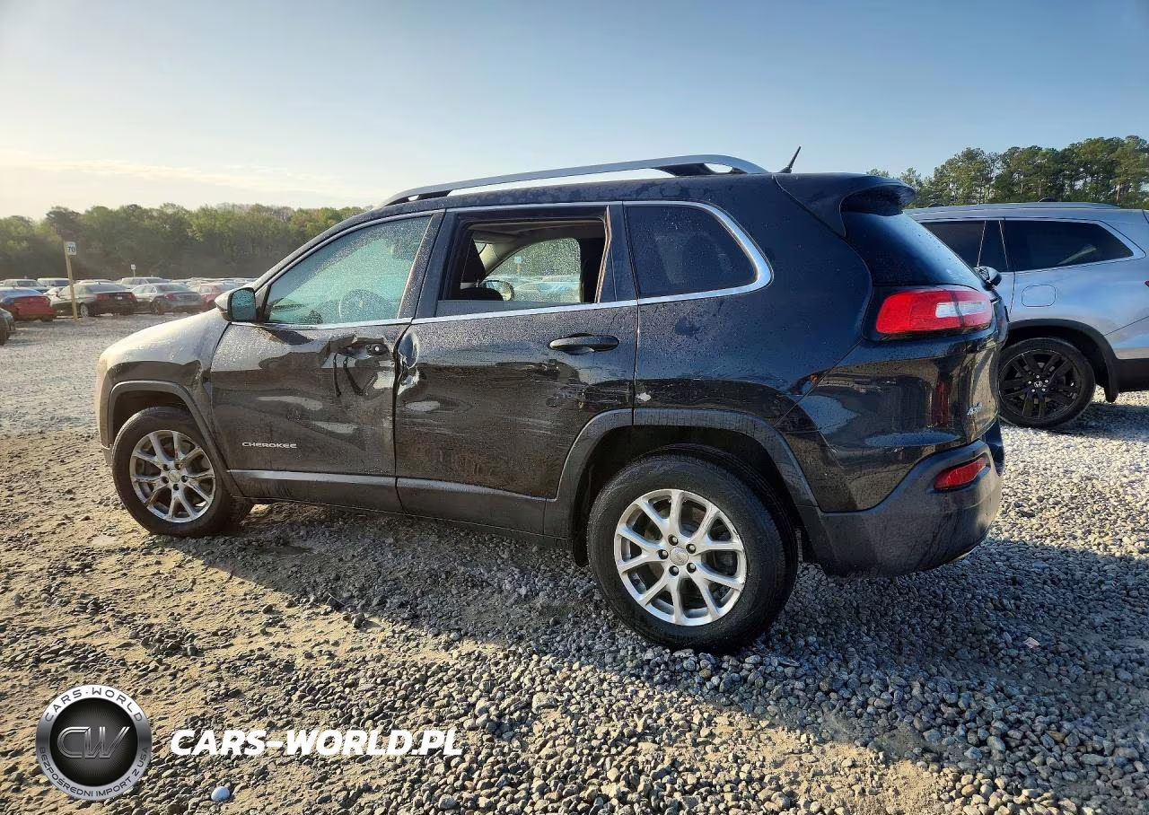 2015 Jeep Cherokee Latitude VIN:1C4PJMCB9FW792221 - 2