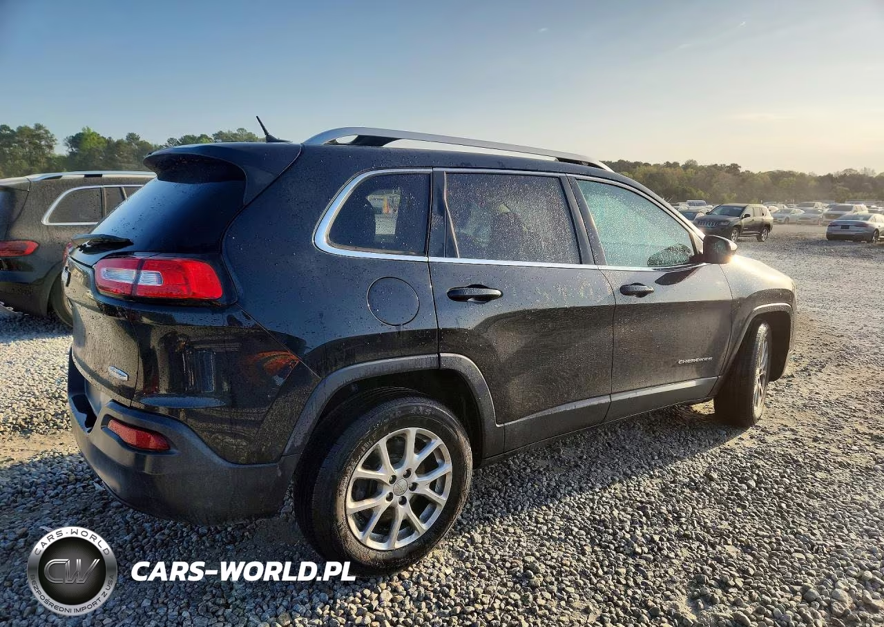 2015 Jeep Cherokee Latitude VIN:1C4PJMCB9FW792221 - 3