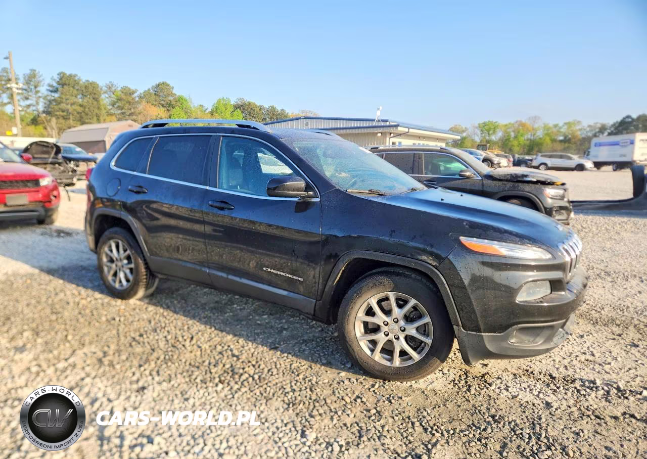 2015 Jeep Cherokee Latitude VIN:1C4PJMCB9FW792221 - 4