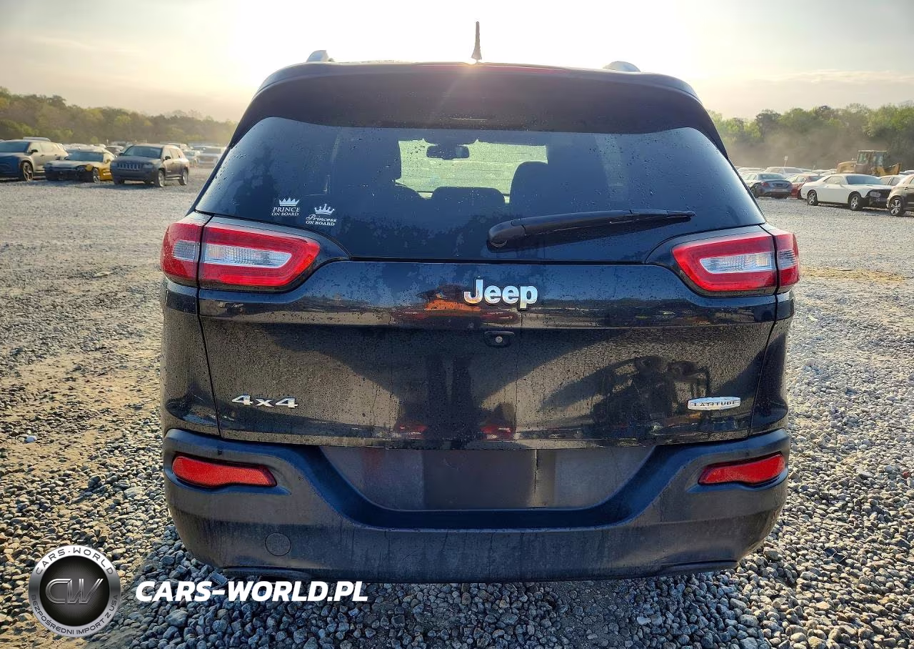 2015 Jeep Cherokee Latitude VIN:1C4PJMCB9FW792221 - 6