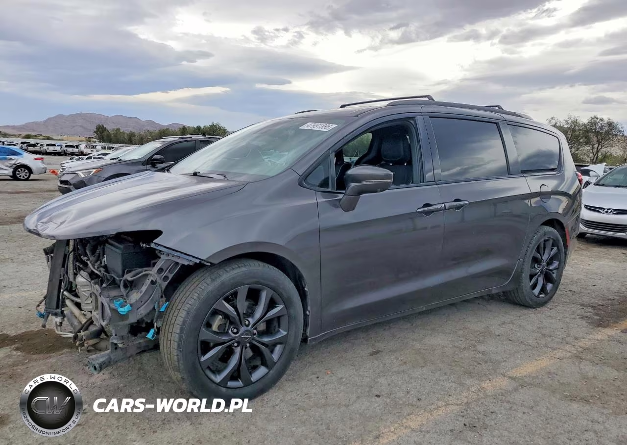 2018 Chrysler Pacifica Limited VIN:2C4RC1GG0JR259893 - 1