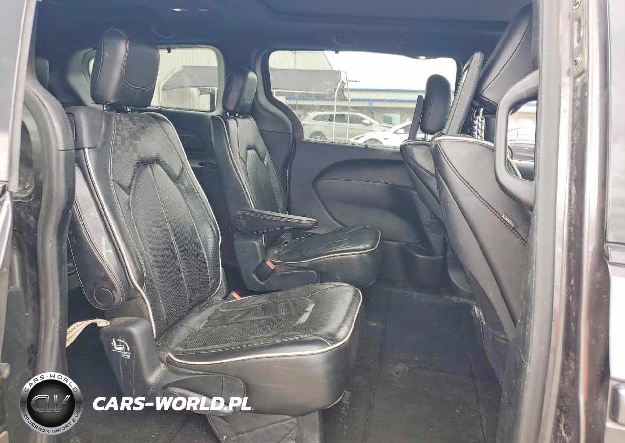 2018 Chrysler Pacifica Limited VIN:2C4RC1GG0JR259893 - 11