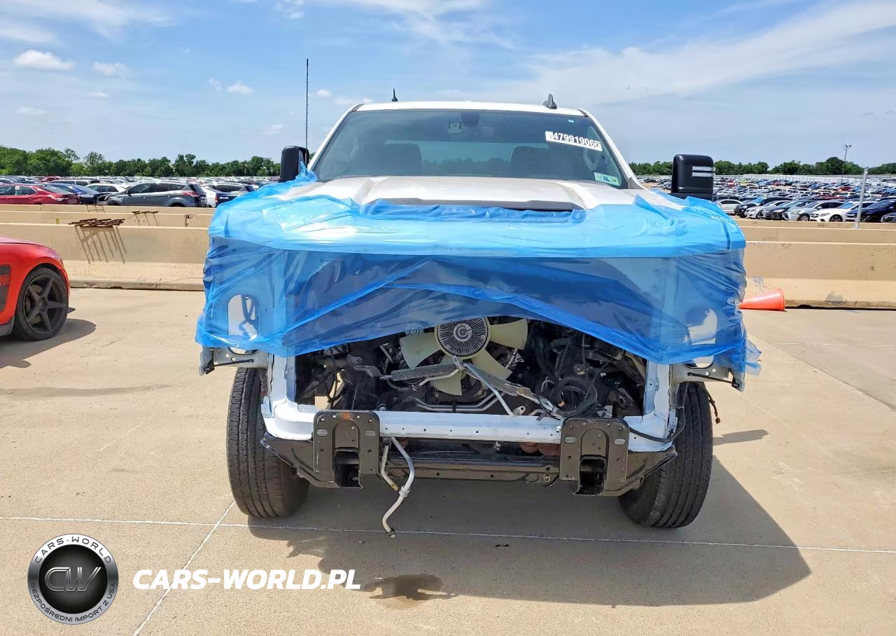 2023 Chevrolet Silverado C2500 Heavy Duty VIN:1GC2WLE74PF202877 - 5