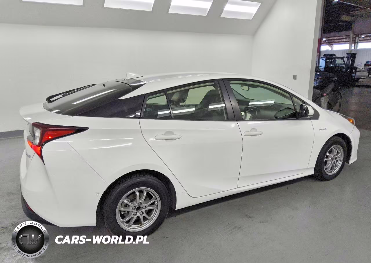 2021 Toyota Prius Le VIN:JTDKAMFU5M3148396 - 3