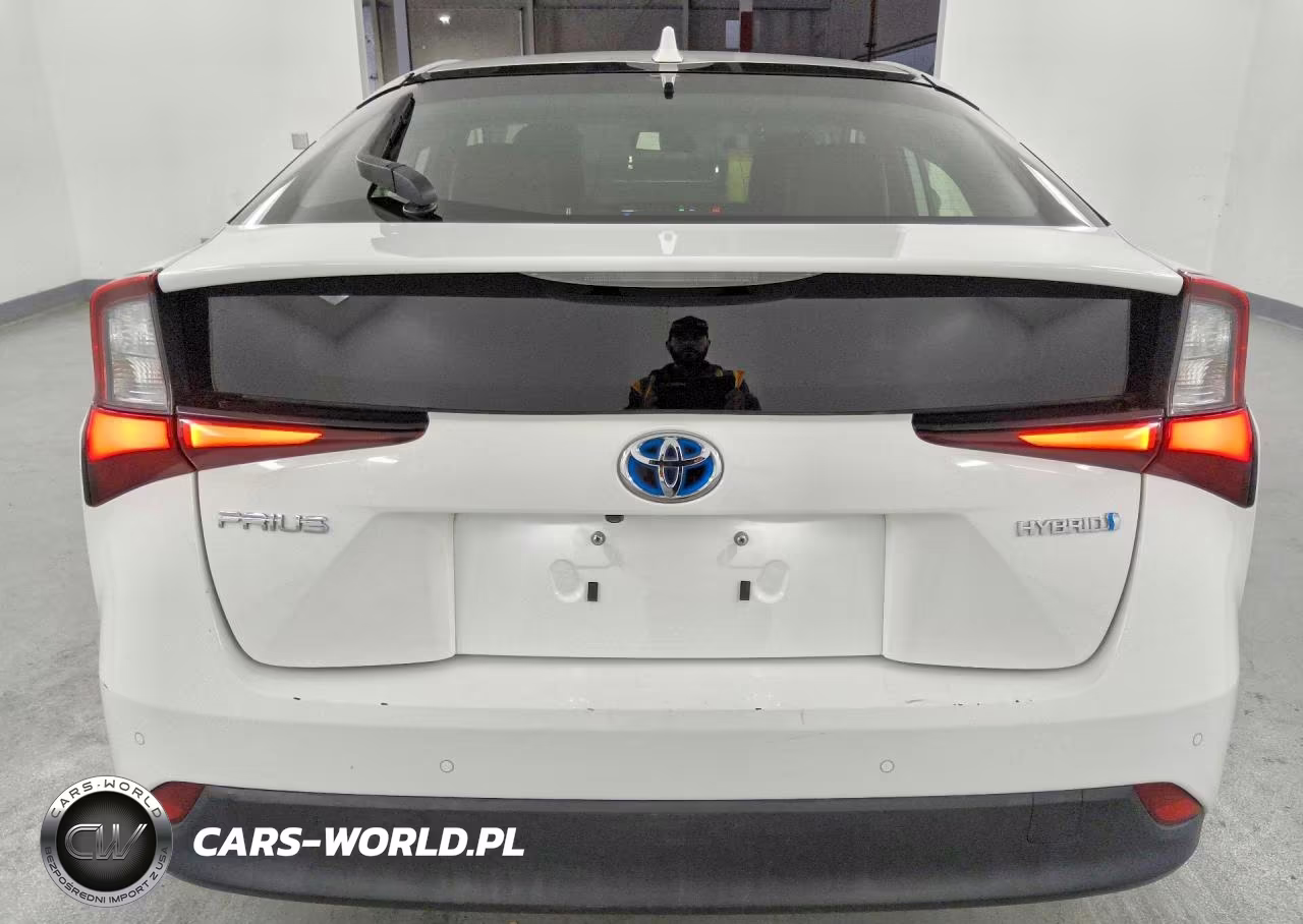 2021 Toyota Prius Le VIN:JTDKAMFU5M3148396 - 6