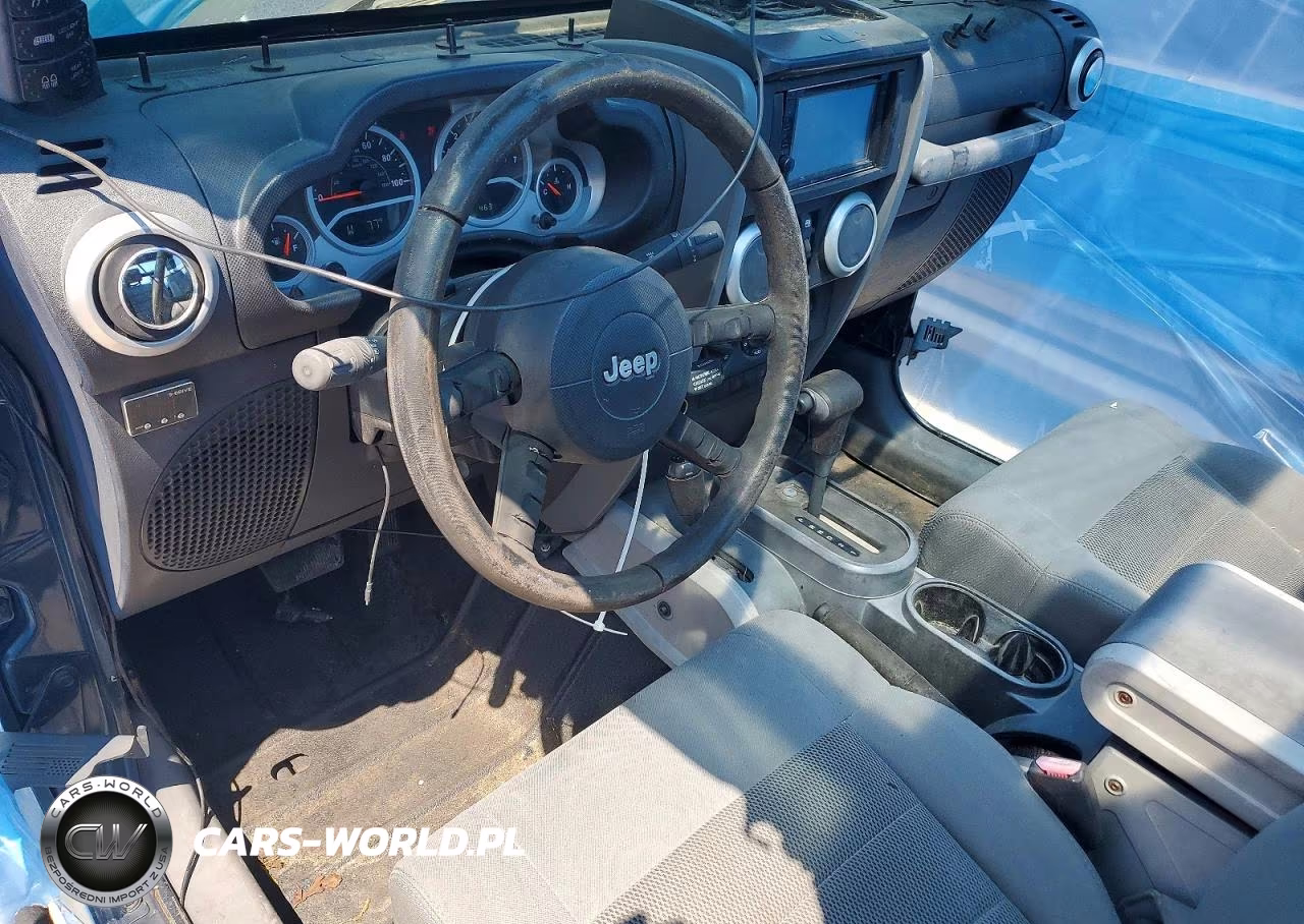 2008 Jeep Wrangler Unlimited Sahara VIN:1J4GA59148L520839 - 8