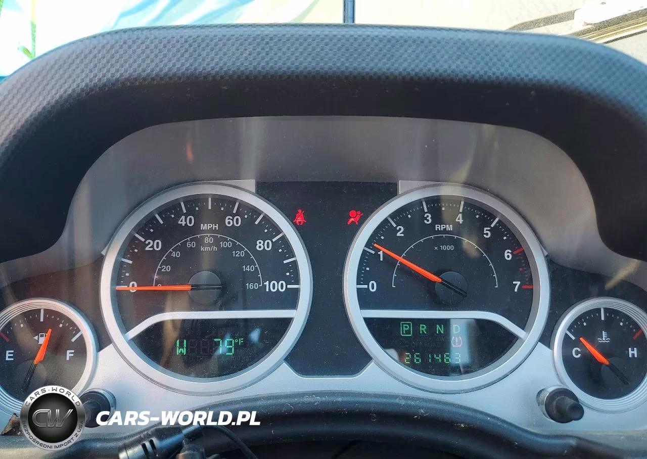 2008 Jeep Wrangler Unlimited Sahara VIN:1J4GA59148L520839 - 9