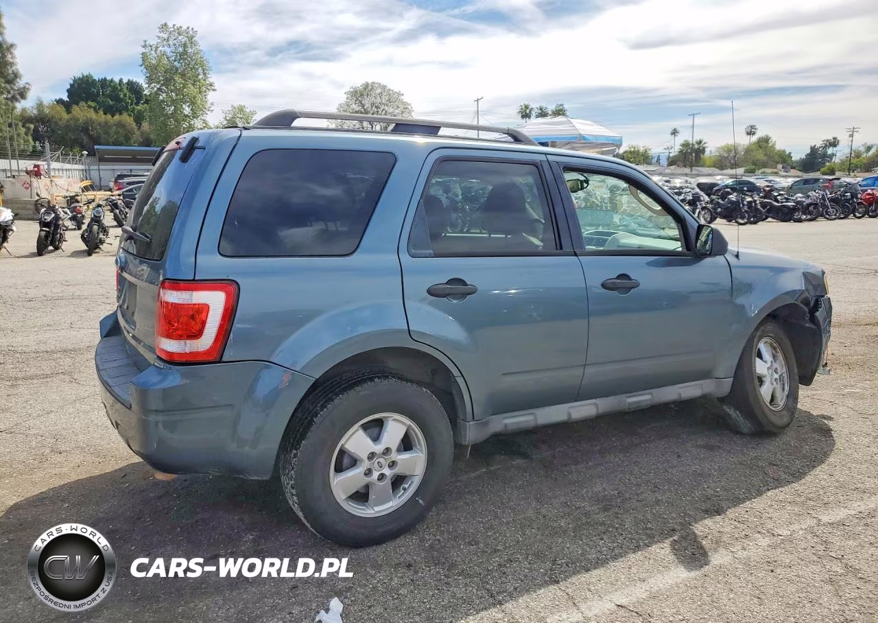 2010 Ford Escape Xlt VIN:1FMCU0D70AKA09808 - 3