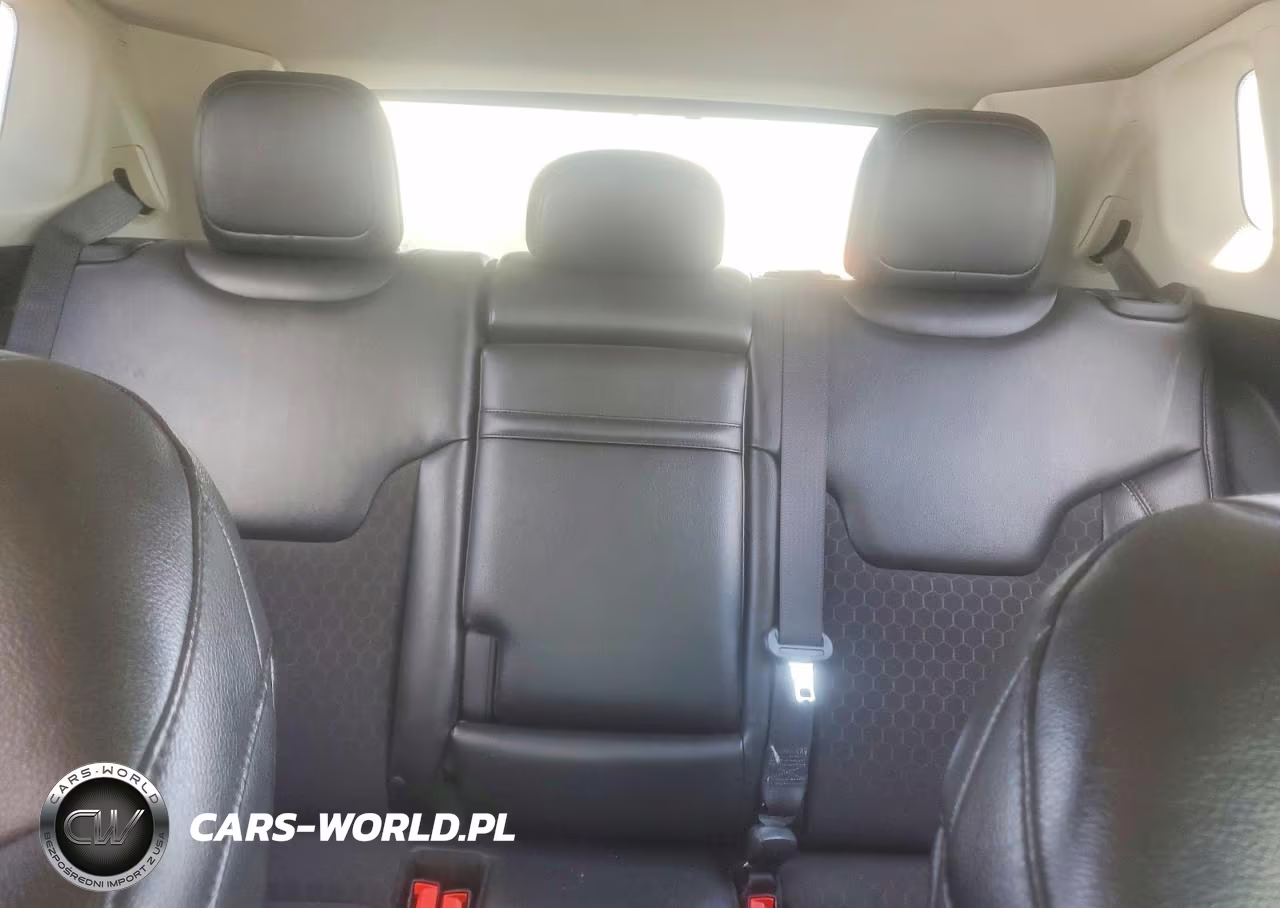 2018 Jeep Compass Latitude VIN:3C4NJDBB0JT270889 - 10