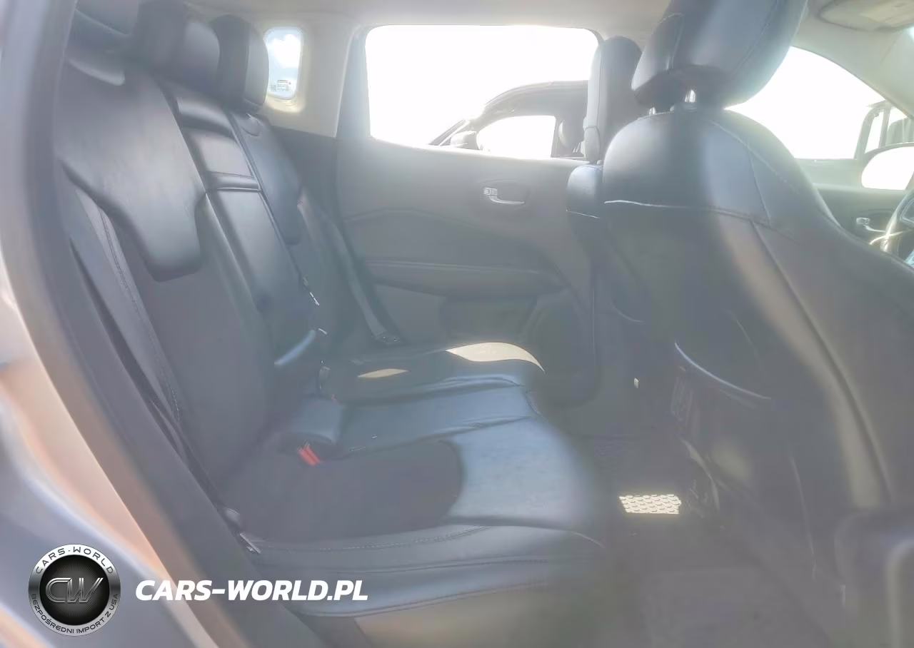 2018 Jeep Compass Latitude VIN:3C4NJDBB0JT270889 - 11