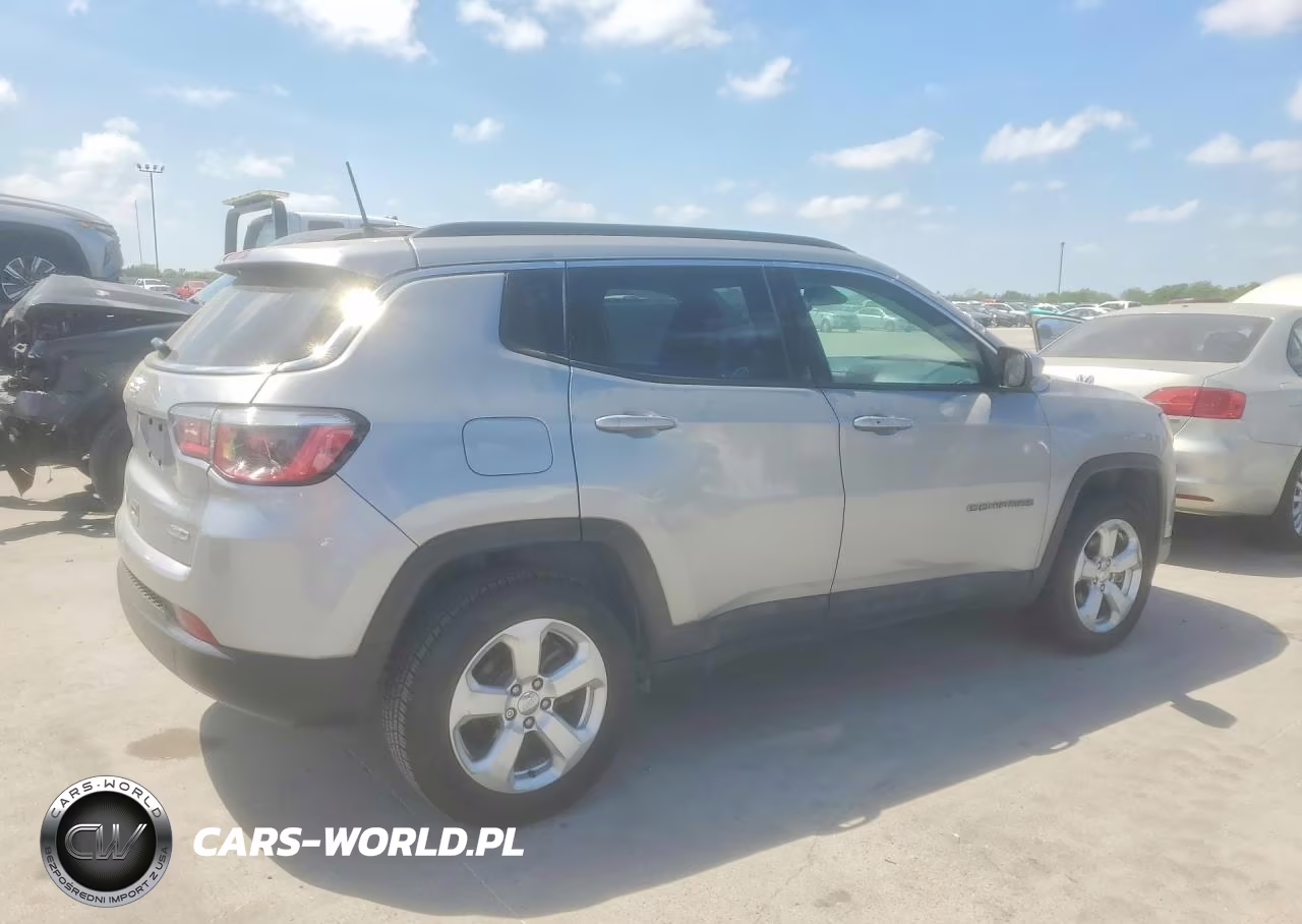 2018 Jeep Compass Latitude VIN:3C4NJDBB0JT270889 - 3
