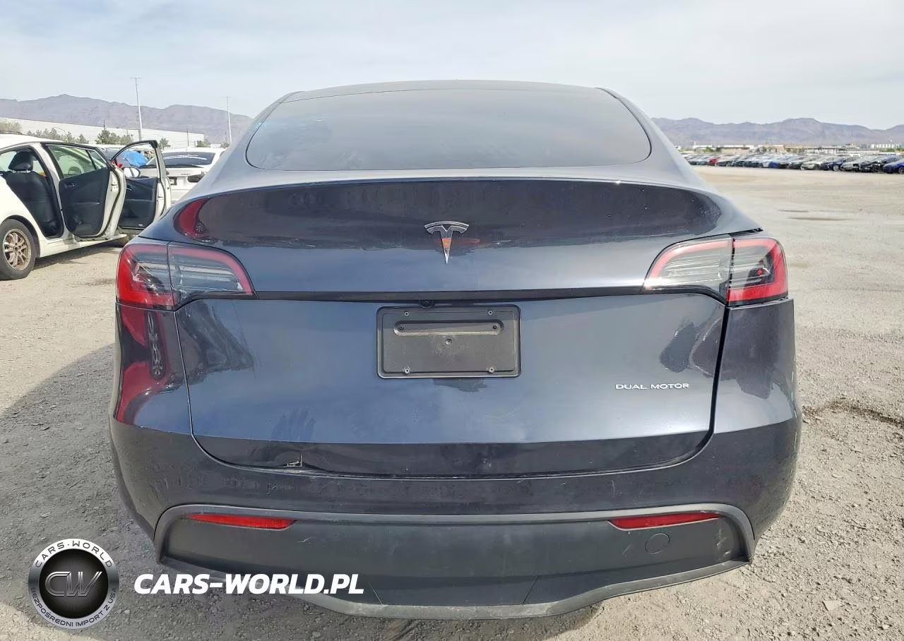 2025 Tesla Model Y VIN:7SAYGDEE5SA360332 - 6