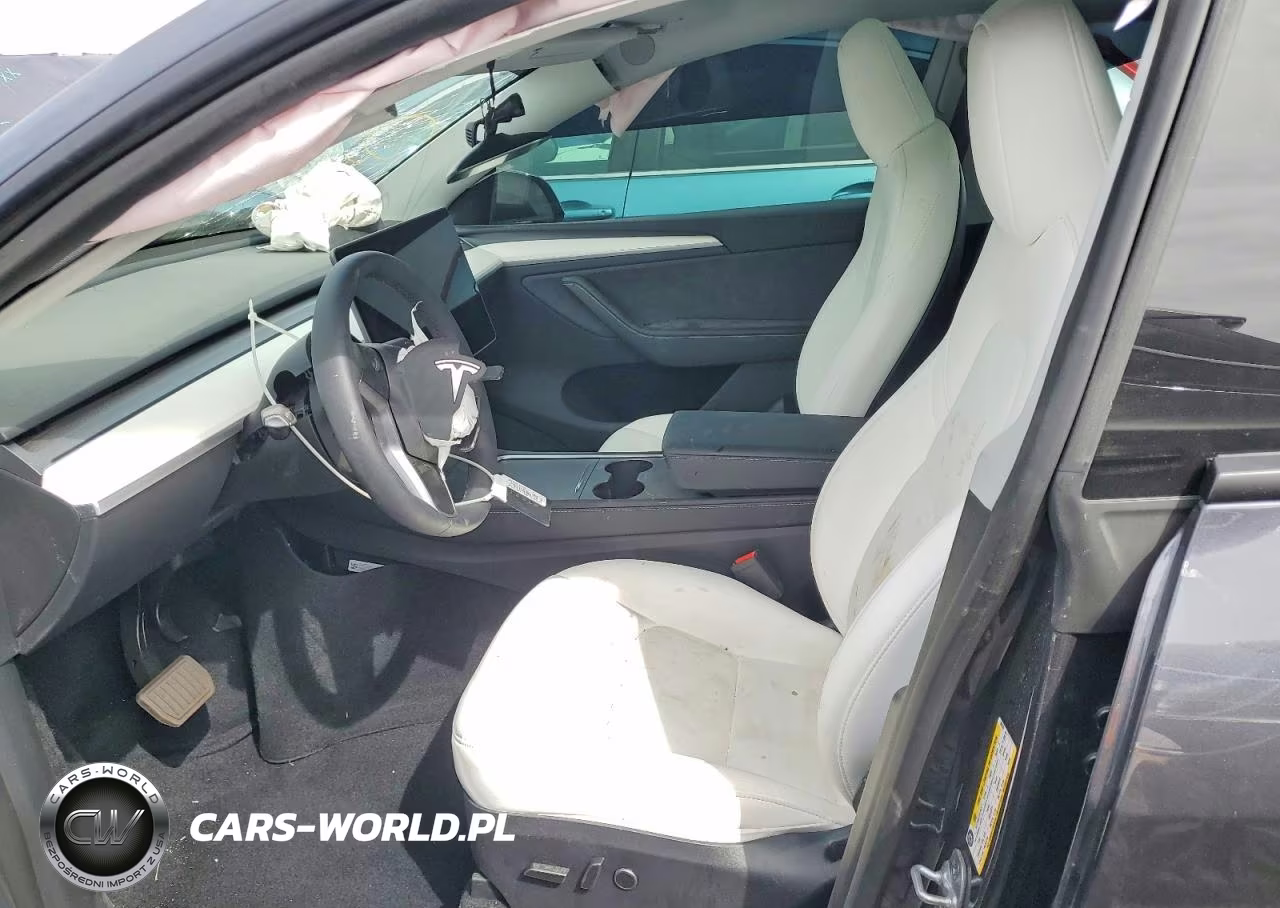 2025 Tesla Model Y VIN:7SAYGDEE5SA360332 - 7