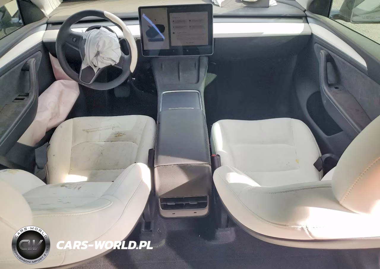 2025 Tesla Model Y VIN:7SAYGDEE5SA360332 - 8