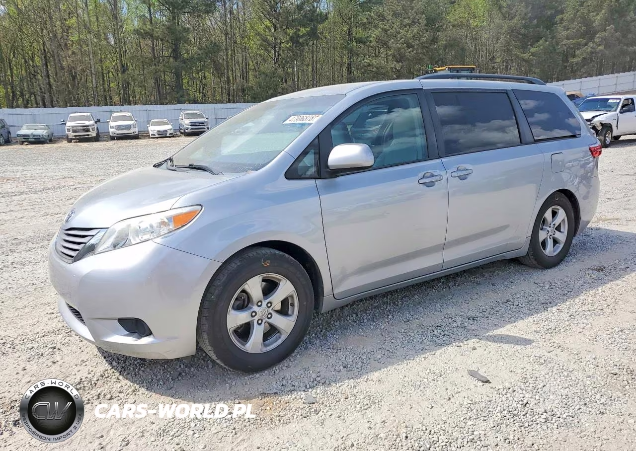 2015 Toyota Sienna Le 8-Passenger
