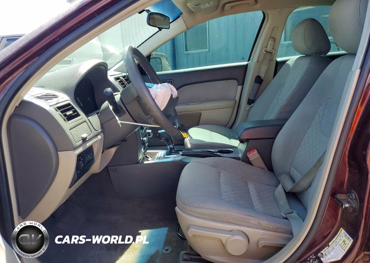 2012 Ford Fusion S VIN:3FAHP0GAXCR247467 - 7