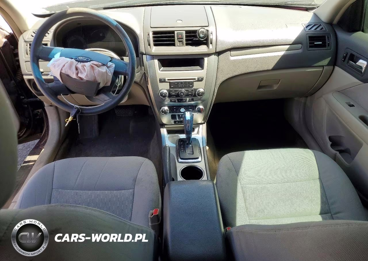 2012 Ford Fusion S VIN:3FAHP0GAXCR247467 - 8