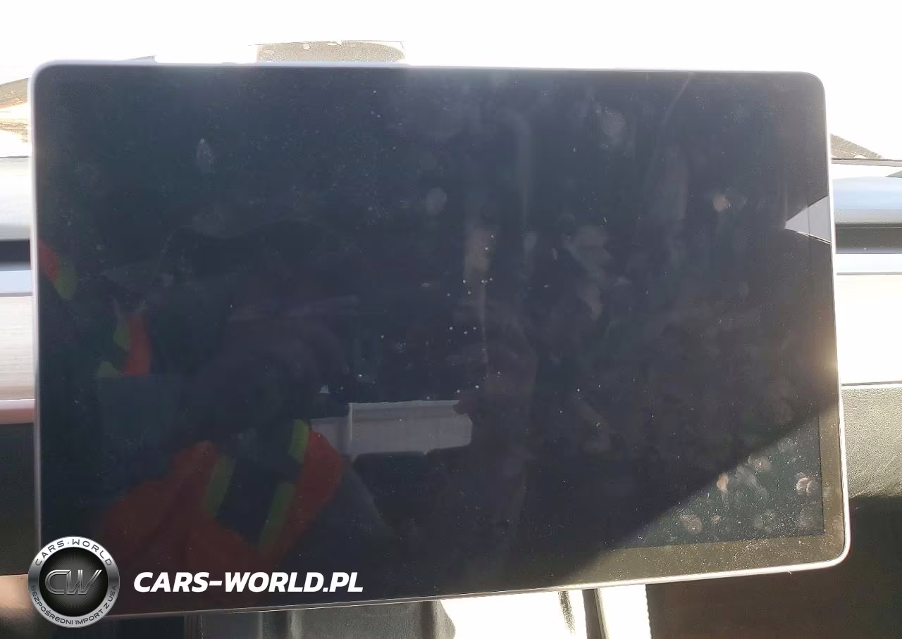 2023 Tesla Model 3 VIN:5YJ3E1EA1PF679584 - 9
