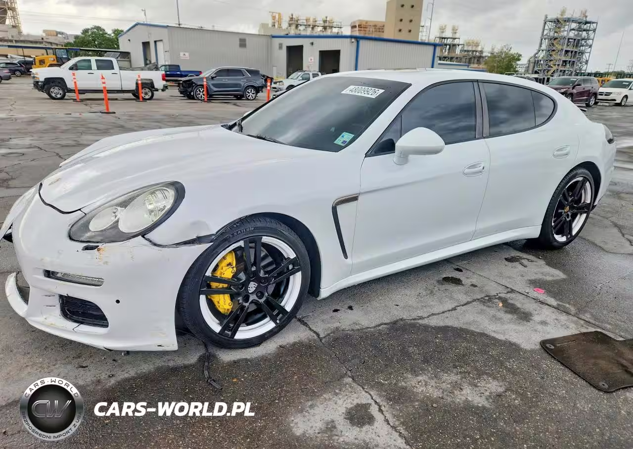 2014 Porsche Panamera 2