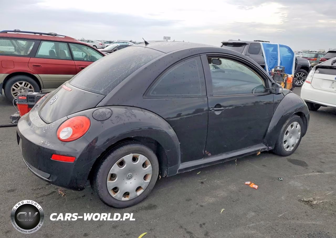 2010 Volkswagen New Beetle VIN:3VWPG3AG3AM018186 - 3