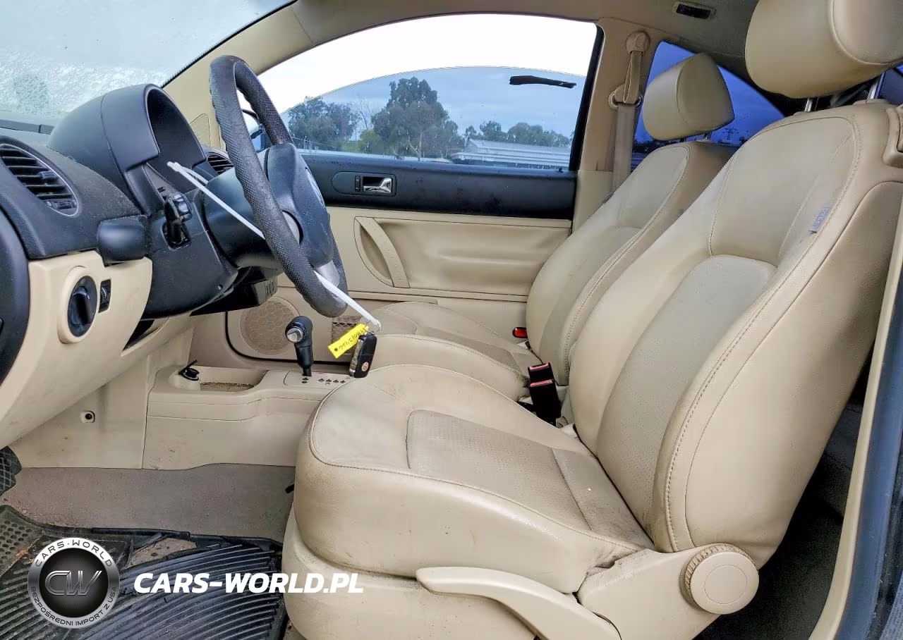 2010 Volkswagen New Beetle VIN:3VWPG3AG3AM018186 - 7