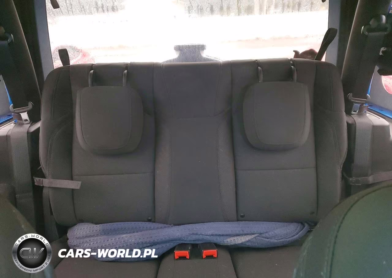 2021 Jeep Wrangler Sport VIN:1C4GJXAN0MW741248 - 10