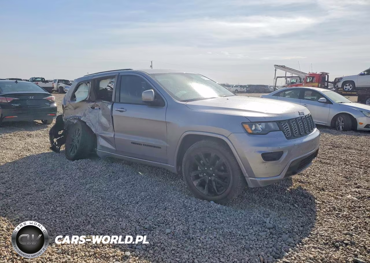 2018 Jeep Grand Cherokee Laredo VIN:1C4RJFAG6JC443739 - 4