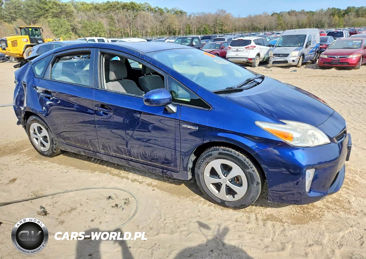 2015 Toyota Prius Three VIN:JTDKN3DU3F1880915 - 4