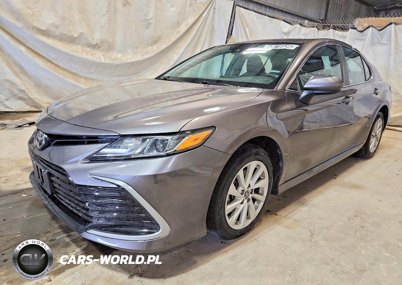2021 Toyota Camry Le