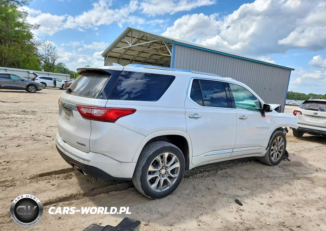 2019 Chevrolet Traverse Premier VIN:1GNERKKW6KJ101864 - 3