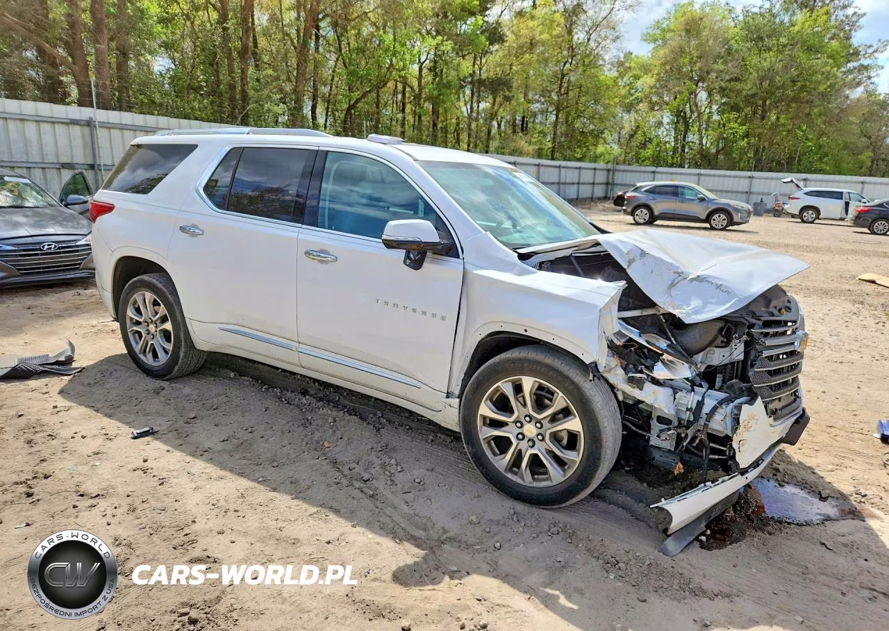 2019 Chevrolet Traverse Premier VIN:1GNERKKW6KJ101864 - 4