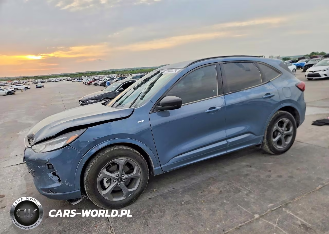 2024 Ford Escape St Line