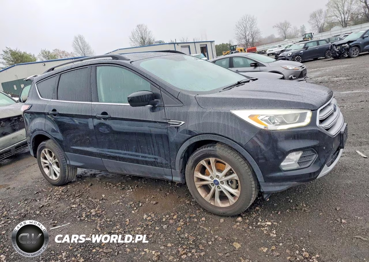 2017 Ford Escape Se VIN:1FMCU0G97HUE46961 - 4