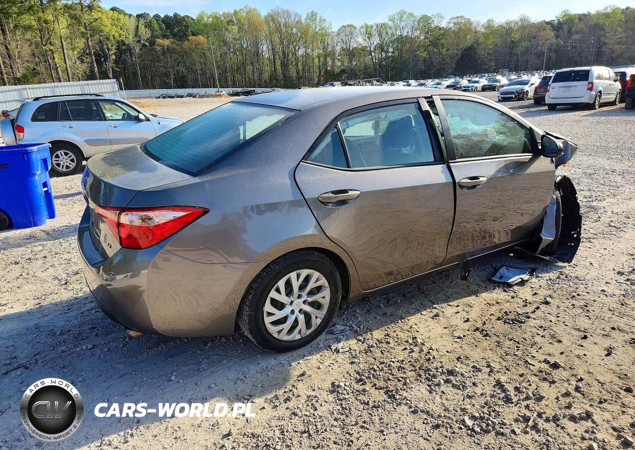2017 Toyota Corolla Le VIN:2T1BURHE3HC935354 - 3