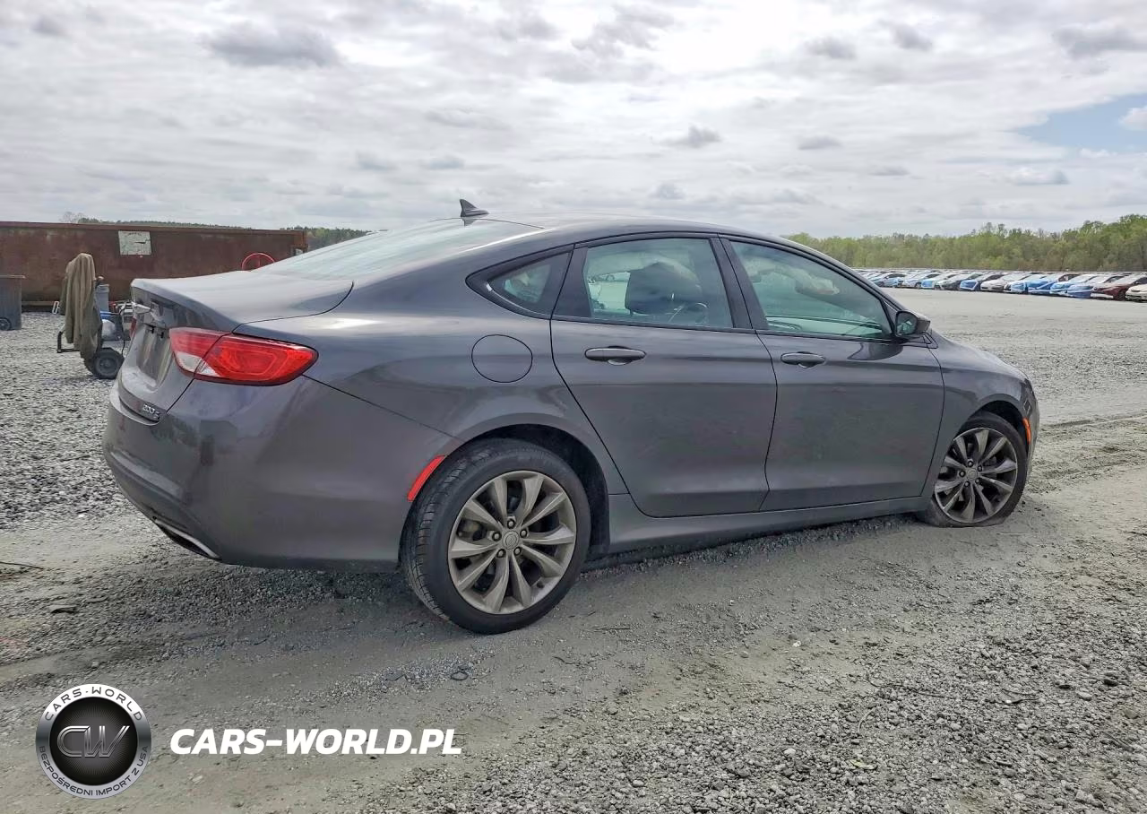 2015 Chrysler 200 S VIN:1C3CCCBB3FN747970 - 3