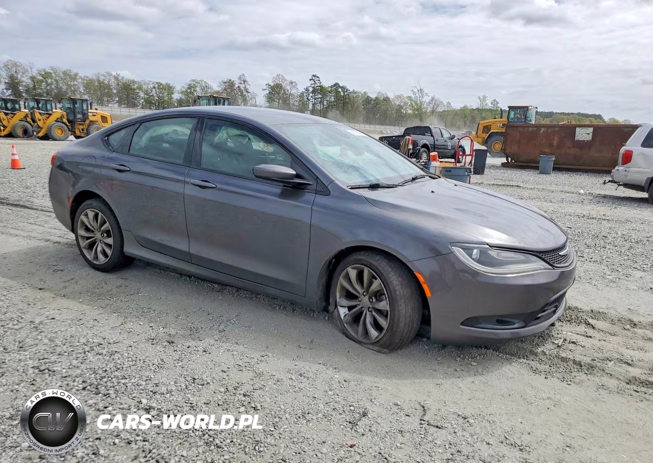 2015 Chrysler 200 S VIN:1C3CCCBB3FN747970 - 4