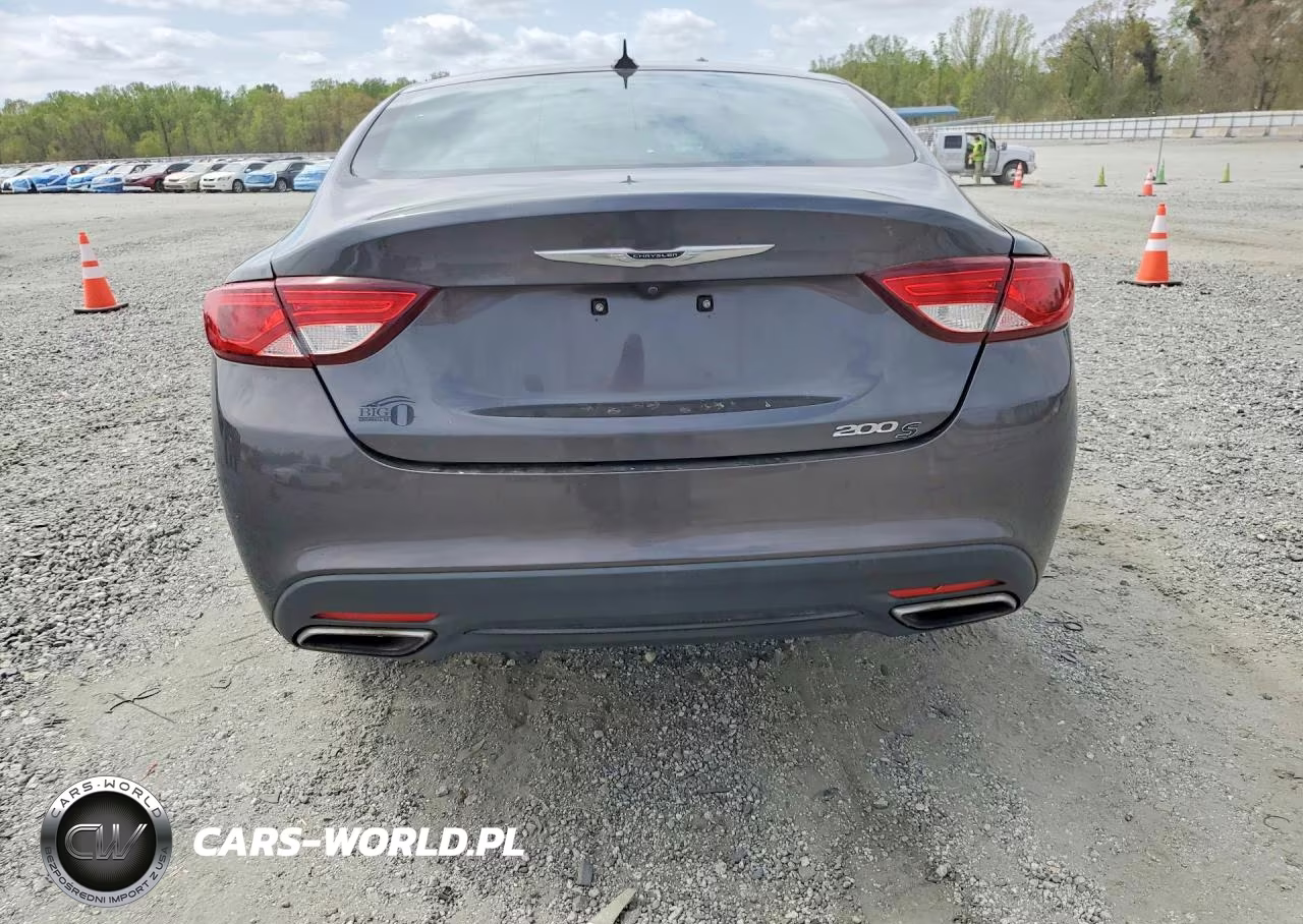 2015 Chrysler 200 S VIN:1C3CCCBB3FN747970 - 6
