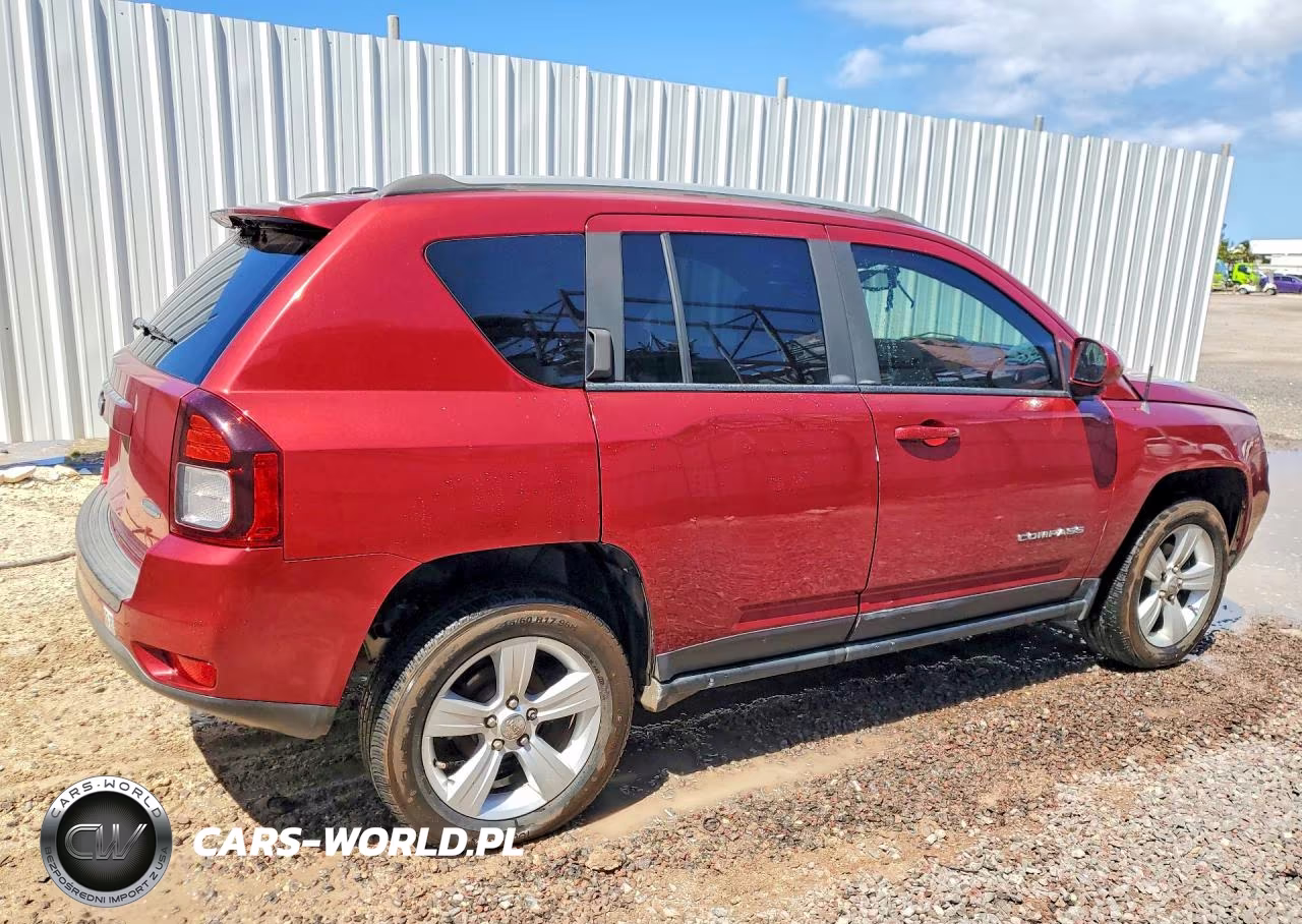 2016 Jeep Compass Latitude VIN:1C4NJDEB0GD630821 - 3