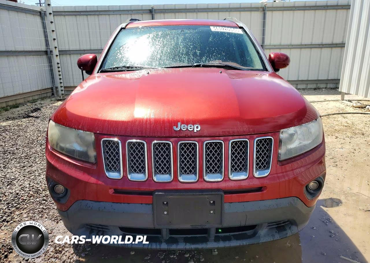 2016 Jeep Compass Latitude VIN:1C4NJDEB0GD630821 - 5