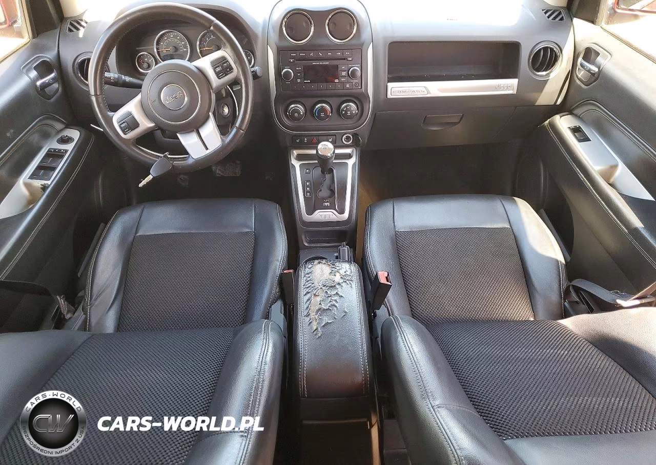 2016 Jeep Compass Latitude VIN:1C4NJDEB0GD630821 - 8