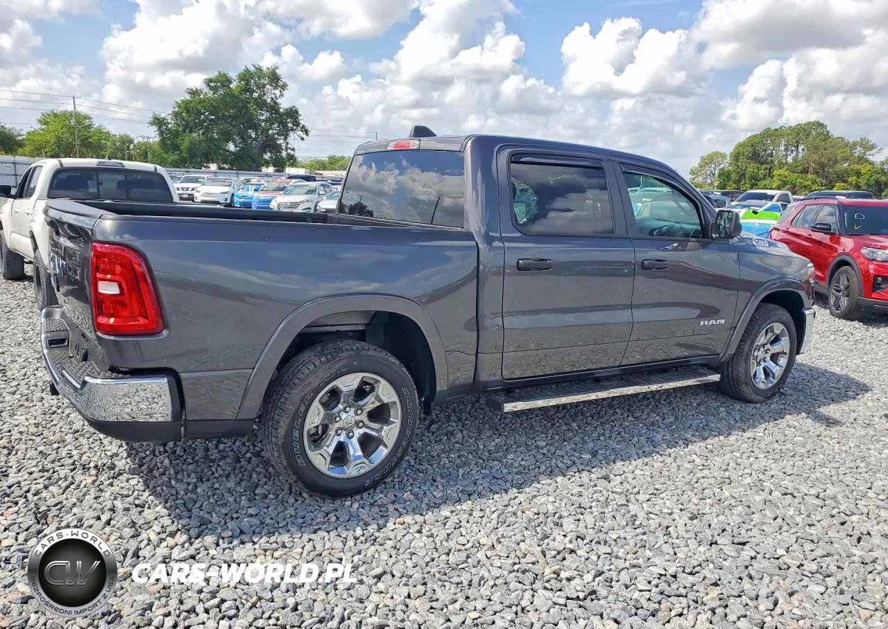 2025 Ram 1500 Big Horn VIN:1C6RREFGXSN657500 - 3